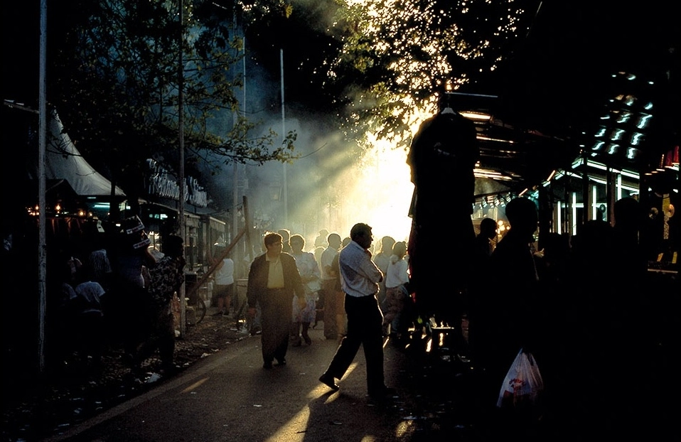 Feira da Luz - Silhuetas ao amanhecer